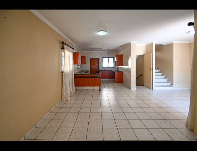 3 BEDROOM DUPLEX FOR SALE IN SARNIA